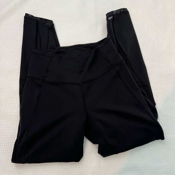 Lululemon Legging Mesh Detail - Picture 3 of 14